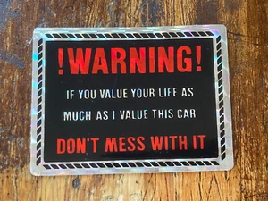 Vintage 70er Jahre Leg dich nicht mit Auto an Auto Neuheit Automat Prisma Aufkleber 80s! - Bild 1 von 3