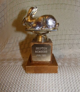 Vintage Trophy Rabbit Rare Retro collectible 80's TV Film Prop Yorkshire - Picture 1 of 5