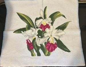 Completed tapestry needlepoint flowers 41 cm x 36 cm MP - Picture 1 of 3