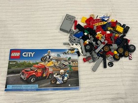 LEGO CITY 60137 Tow Truck Trouble Complete With Instructions And Mini Figures