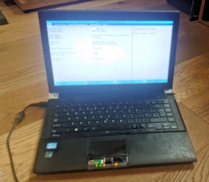 Toshiba Tecra R940-1JF laptop spares or repair - Picture 1 of 3