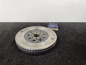 Volante oscilante Mercedes Benz Clase B (W247) OM654.920 A6540301101 - Imagen 1 de 3