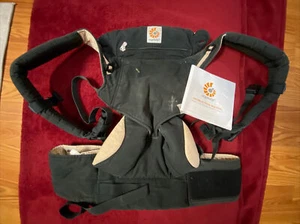 ERGObaby Four Position 360 Ergo Babytrage schwarz/camel - Bild 1 von 3