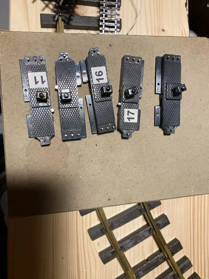 5 Stück Pilz Weichenantriebe - Bild 1 von 1