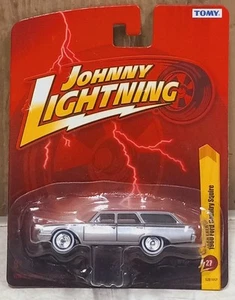 2012 Johnny Lightning 1:64 Forever 64 • Silver 1960 Ford Country Squire [JL27] - Picture 1 of 4