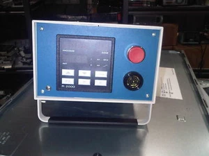 CW BRABENDER INSTRUMENTS R-2000 Temperature Controller - Picture 1 of 2