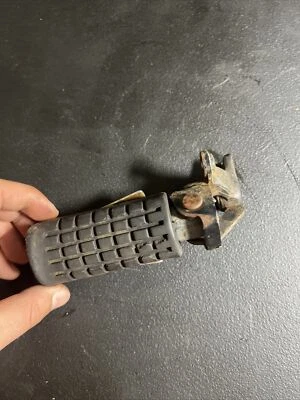 Honda 1984 1985 VF700 S VF Sabre 700 left front Foot Peg Driver Footpeg Foto 1 de 3