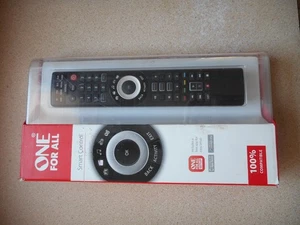 One for All,URC7980,8 in 1 multibrand programmable remote control. - Picture 1 of 6