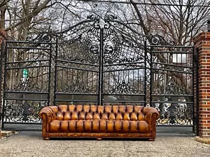 Vintage button tufted leather chesterfield sofa - Picture 1 of 19