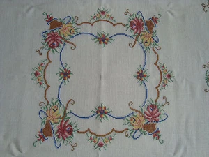 Vintage Beautiful Hand - Embroidered Tablecloth Table runner with roses №32 - Picture 1 of 10