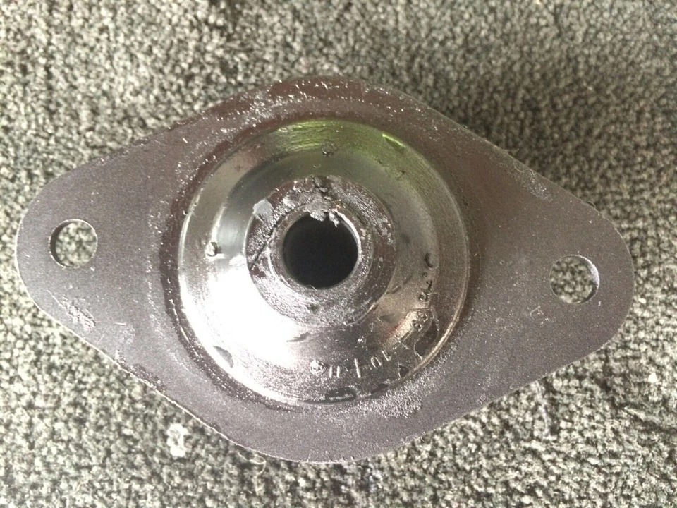 Rolls Royce Silver Shadow Wraith diferencial brazo pista montaje UR13780 nuevo Foto 1 de 3