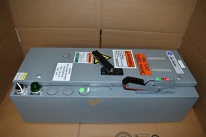 Allen Bradley Combination Starter Disconnect 512-BJB-A2F-3-4LG-6P-24J Ser. 1 - Picture 1 of 9