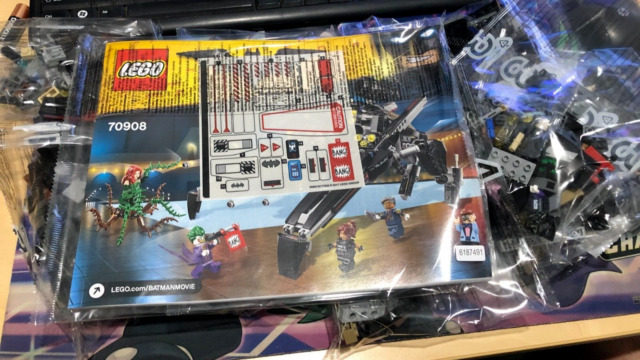 My Shiny Toy Robots: Toybox REVIEW: The LEGO Batman Movie Set