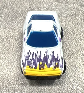 MICRO MACHINES CHEVROLET CORVETTE COUPE' PURPLE FLAMES 1989 GALOOB (SC1) - Picture 1 of 8
