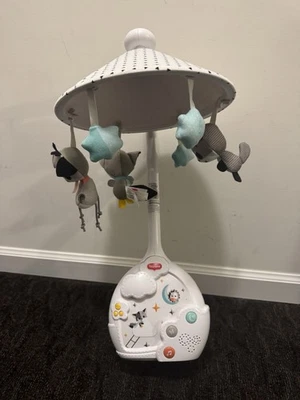 Pequeñas pilas de carrusel de música adjuntas para cuna Love incluidas Foto 1 de 3