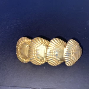 Vintage Made In France Federspange Goldfarben Metall Muscheln Meer Küste - Bild 1 von 7