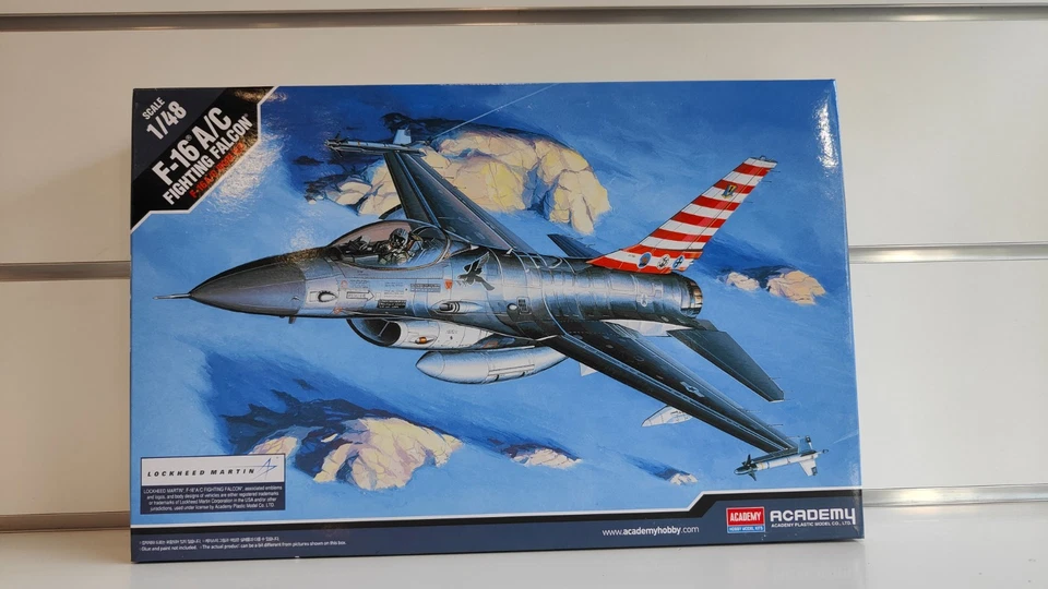 F16 A-C Fighting Falcon Caccia multiruolo americano modellino 12259 academy 1-48 - Immagine 1 di 1