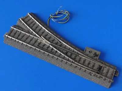 MARKLIN H0 - 24612 - Right Turnout + 74490 Turnout Mechanism - C Track // EXC - Image 1 of 3