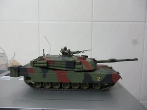 MAQUETA ESCALA 1/35 DEL CARRO DE COMBATE AMERICANO M1A1 ABRAMS - Imagen 1 de 21
