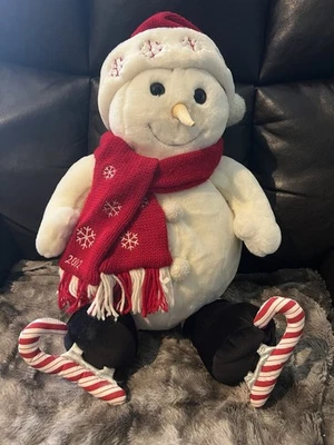 Muñeco de nieve Snowden 2002 vintage de peluche 22” | Patines de bastón de caramelo exclusivos de Target bonitos Foto 1 de 4