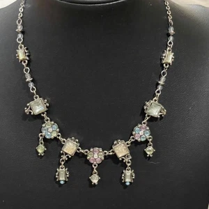 Funkelnde Pastell Blume Quadrat Charm Halskette Silberfarben Damen Schmuck - Bild 1 von 3