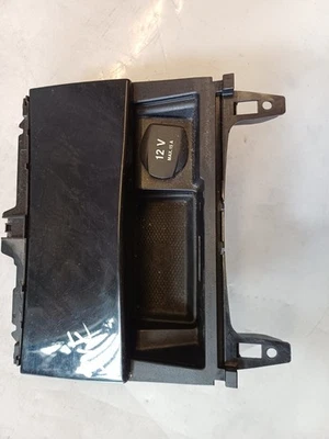 31E* Mercedes C-Class W204 Ventilation Grille Dashboard A2046801350 Original - Image 1 of 4