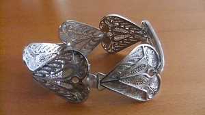 Antigua pulsera de cadena de corazones de filigrana de 6 paneles de plata de ley alrededor de 1950 - Imagen 1 de 4