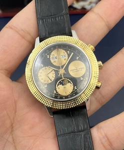 Universal Geneve Tri-Compax Triple-Date Moonphase Chronograph 18K YG, 104.41.990 - Picture 1 of 4