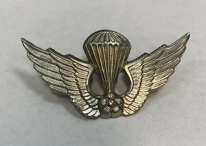 Unbekannter Fallschirmjäger Airborne Fallschirmspringer Sprungflügel Flügel Abzeichen  - Bild 1 von 4
