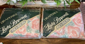 Cortinas vintage Lady Pepperell 2 pares 84x84 rosas de papel sin bolsillo de poste de hierro - Imagen 1 de 4