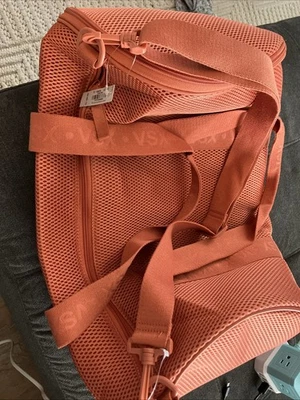 BOLSO DE MANO/BOLSO DE GIMNASIO VICTORIA SECRET ROSA, EQUIPAJE DE MANO DE VIAJE Melocotón Nuevo con etiqueta Foto 1 de 4