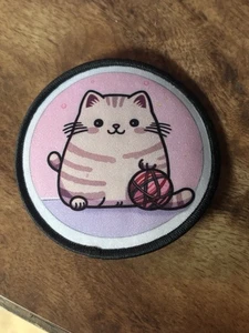 PARCHE PLANCHADO 3" Sombrero de Camionero Lindo Gatito Rosa Chaqueta Bolso - Imagen 1 de 3