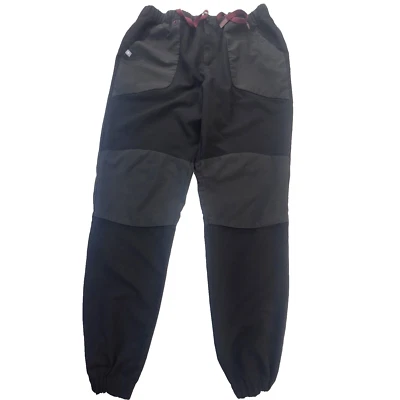 Pantalones de chándal negros bordados medianos FIGS x Disney Mickey Mouse Foto 1 de 4