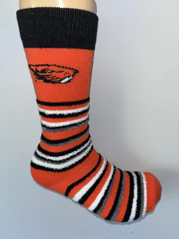 OREGON STATE BEAVERS NCAA COLLEGE LOGO FUZZY SOFT STRIPE CREW LENGTH SOCKS Q Cover