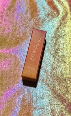 BENEFIT COSMETICS Dew La La Liquid Glow Iluminador a la sombra Luna 0,1 fl oz/3 ml Foto 1 de 4