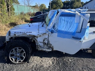 2015 Jeep Wrangler Automatic Transmission OEM 138K Miles - LKQ401891729 - Image 1 of 4