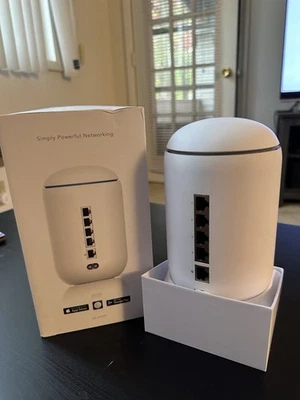 Ubiquiti UniFi Dream Machine UDM-US - Image 1 of 4