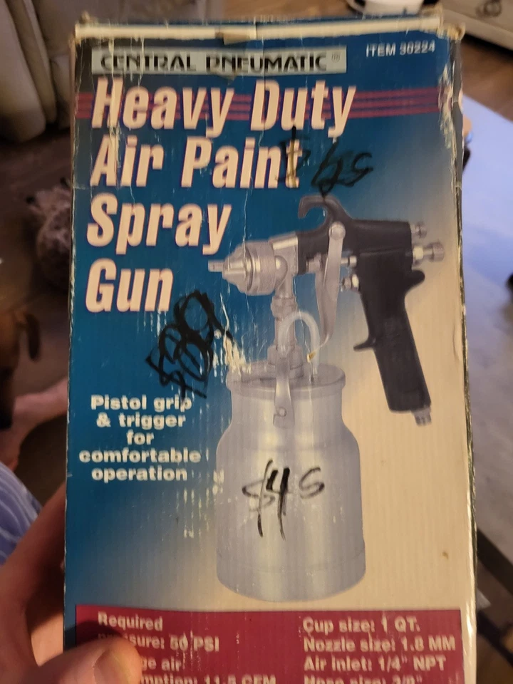 PISTOLA PULVERIZADORA DE PINTURA NEUMÁTICA CENTRAL 30224 RESISTENTE, MANGUERA DE 3/8", 1/4" NPT 1QT Foto 1 de 4