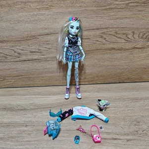 Monster High Doll G3 Frankie Stein Signature Core doll - Picture 1 of 16