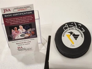 JAROMIR JAGR signed PENGUINS puck JSA COA - Picture 1 of 2