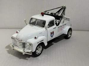 JADA SHOWROOM 1953 CHEVY WRECKER TOW TRUCK WHITE 1:24 DIECAST MODEL NEW NO BOX - Picture 1 of 12