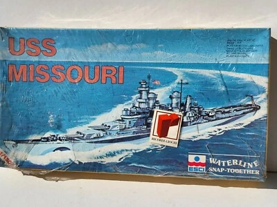  Plastic Construction kit 1970's Esci -Italy U.S. MISSOURI M.I.B. 1:1200 scale. - Immagine 1 di 3