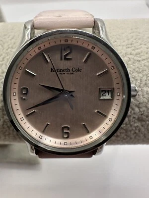 Reloj Kenneth Cole Mujer Tono Plateado Fecha 33MM 7.5" Correa Cuero Rosa V Foto 1 de 4