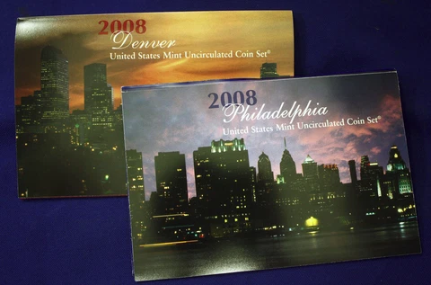 2008 Original U.S. MINT SET. Complete with all "P and "D" Mint coins. 28 Total Cover