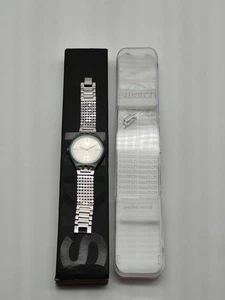 Swatch Regular Skin "Skinscreen“ (SVOM101GA) – defekt – Milanaise #242 - Bild 1 von 7