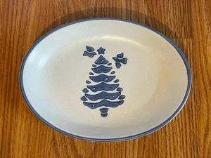 Pfaltzgraff Yorktowne Holiday Christmas Tree 8 3/8" Oval Serving Dish - Picture 1 of 2