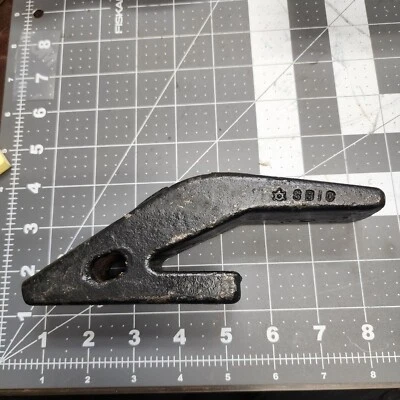 2740W23 H&L Weld-On Adapters for 23 230 Bucket Teeth, Backhoes w/1" Lip [B6F] - Image 1 of 4