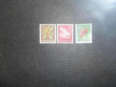 New Zealand 1960 SC #333- 335 MNH Flowers - Image 1 of 2