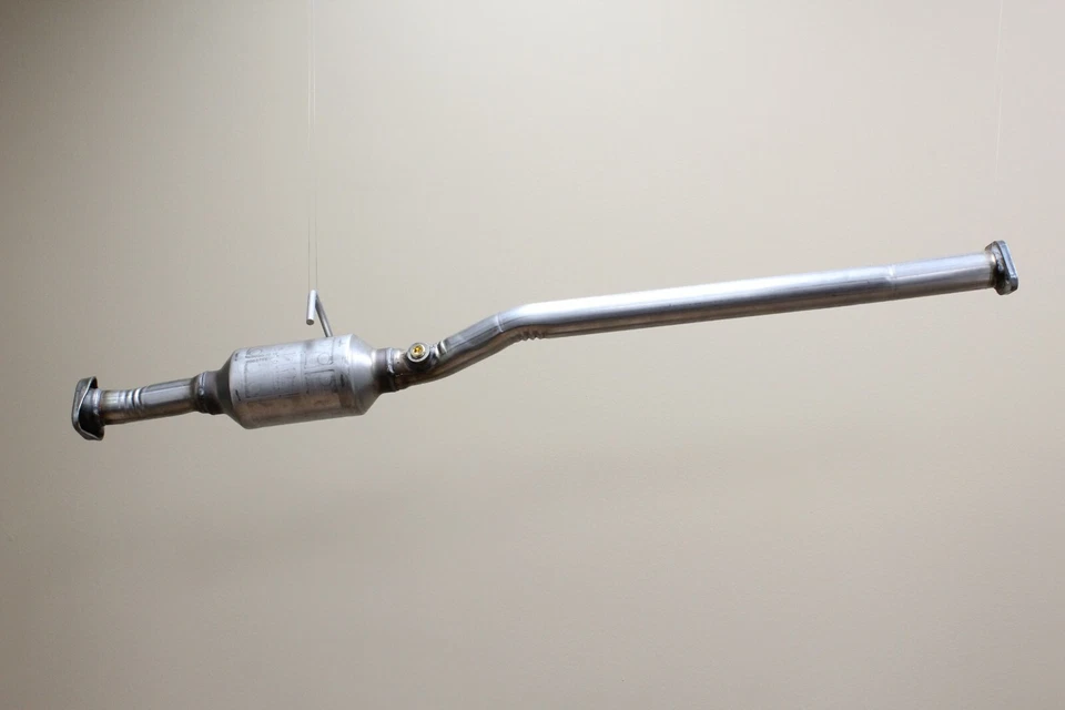 Conversor catalítico traseiro Chevrolet Metro 1.3L L4 1998 1999 2000 2001 - Imagem 1 de 1