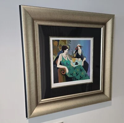 Pintura 'Influential' de Itzchak Tarkay 24"x24" enmarcada Foto 1 de 2